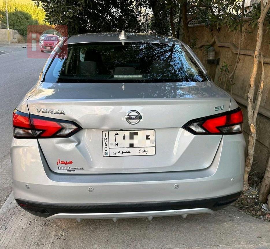 نيسان فيرسا